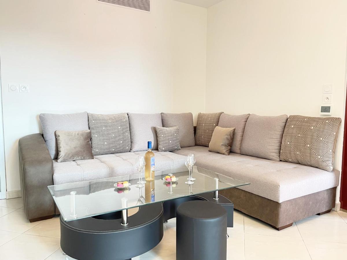 Tres Bel Appartement -Residence Avec Piscine Sur Le Toit Et Vue Panoramique แซ็งต์-ราฟาเอล ภายนอก รูปภาพ