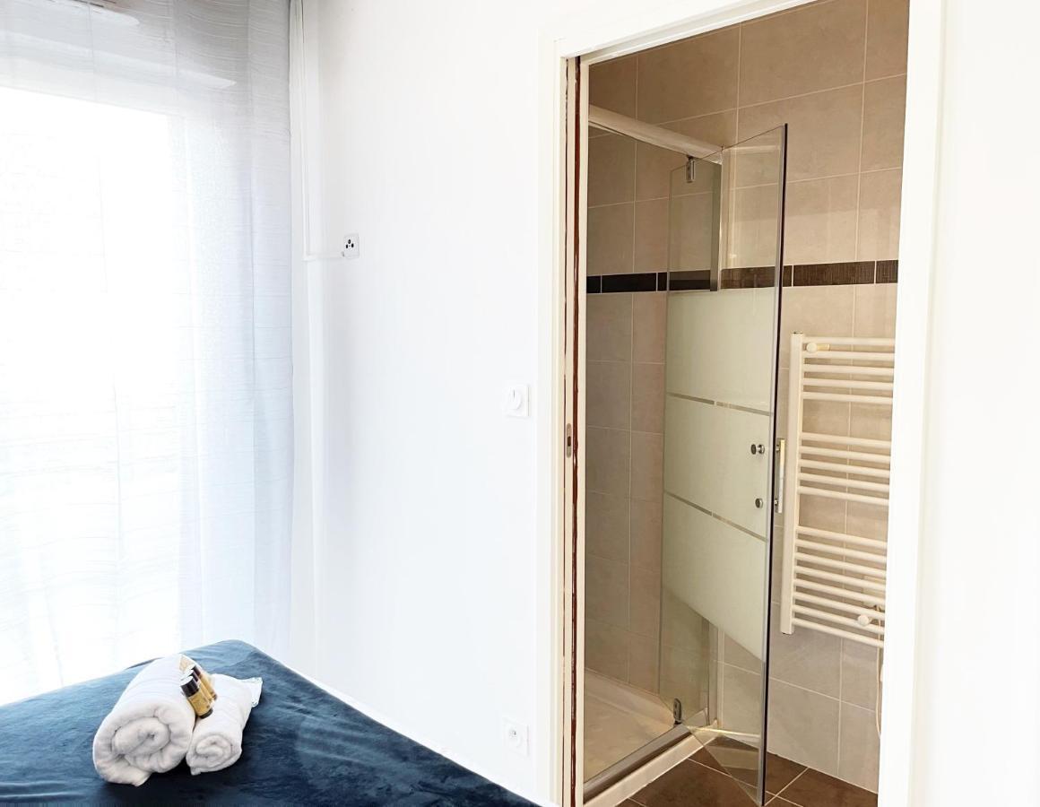 Tres Bel Appartement -Residence Avec Piscine Sur Le Toit Et Vue Panoramique แซ็งต์-ราฟาเอล ภายนอก รูปภาพ