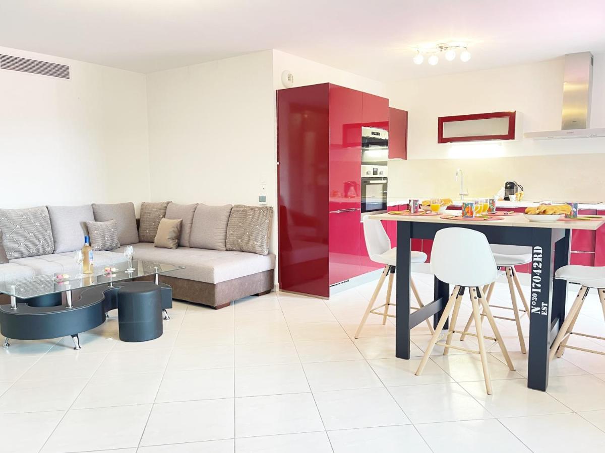 Tres Bel Appartement -Residence Avec Piscine Sur Le Toit Et Vue Panoramique แซ็งต์-ราฟาเอล ภายนอก รูปภาพ